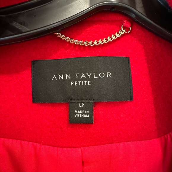Like New Red Wool Ann Taylor coat size large petite - Picture 7 of 9